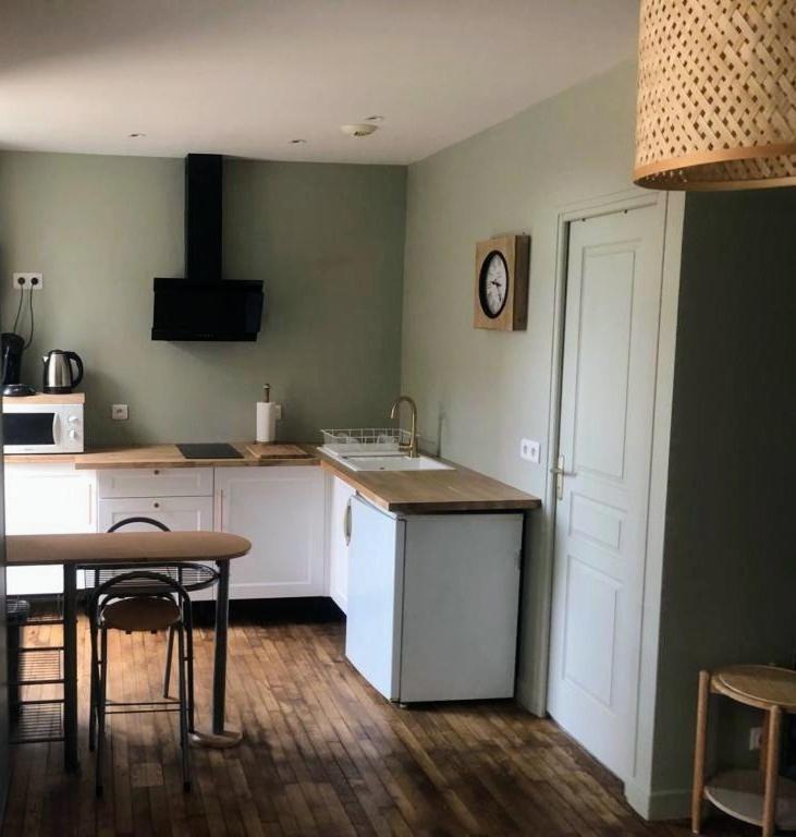 Logement A Brive Avec Terrasse Et Climatisation - Pres De La Gare Et Du Centre-Ville - Wifi Et Stationnement Gratuit المظهر الخارجي الصورة